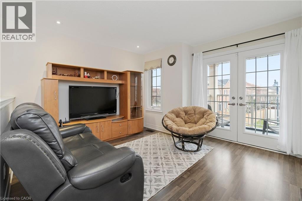 4 MACBEAN Crescent - 19