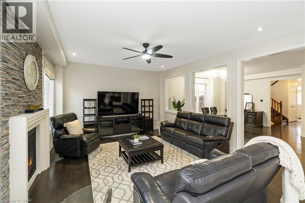 4 MACBEAN Crescent - 11