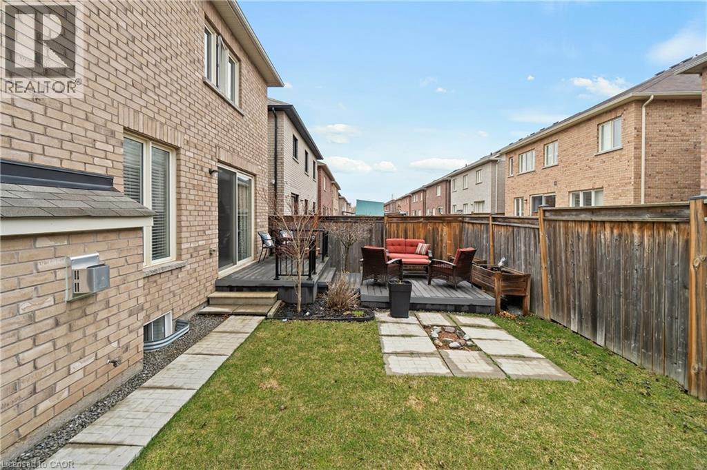 4 MACBEAN Crescent - 44