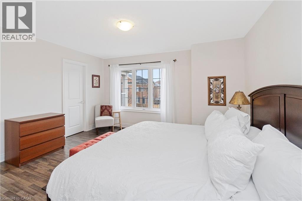 4 MACBEAN Crescent - 31