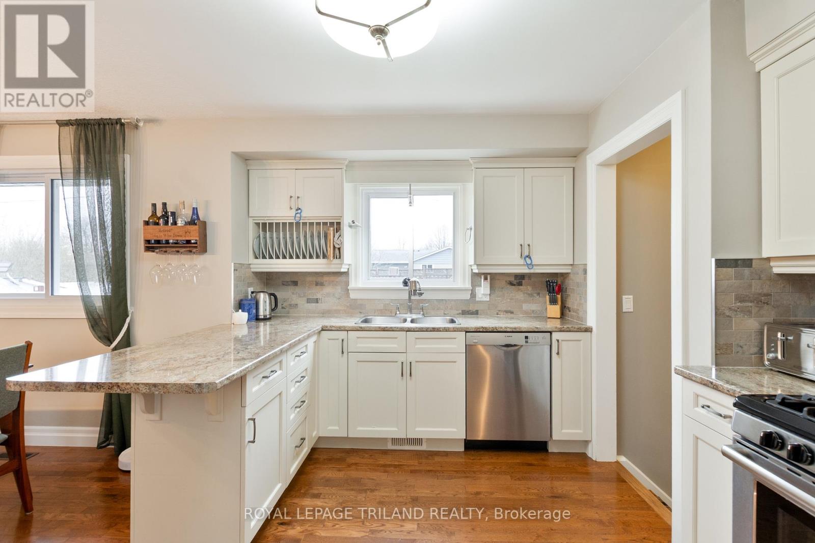 41 DUNWICH DRIVE - 15