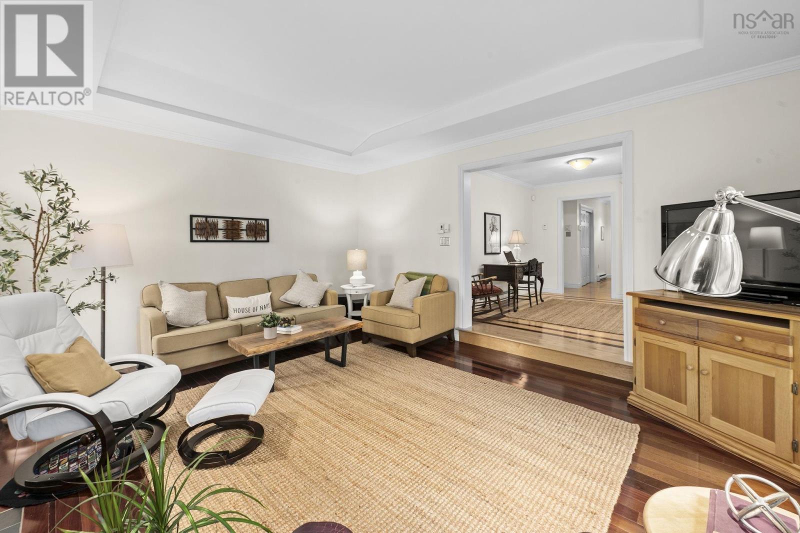 Property 18 of 51 of 75 Duncan Avenue