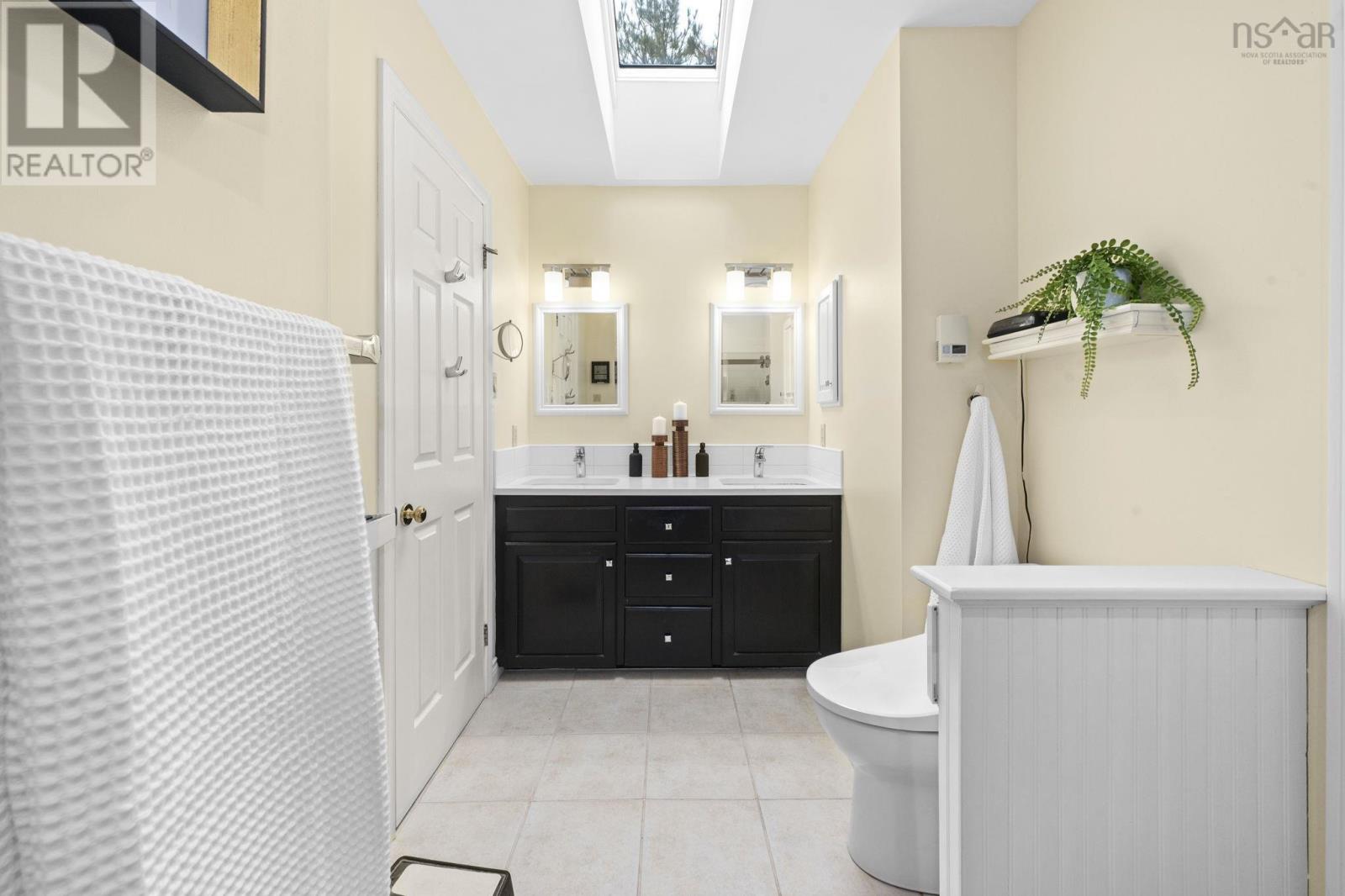 Property 23 of 51 of 75 Duncan Avenue