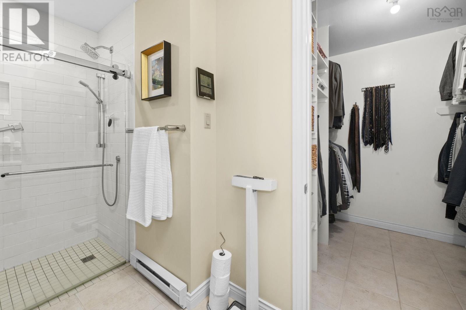 Property 24 of 51 of 75 Duncan Avenue