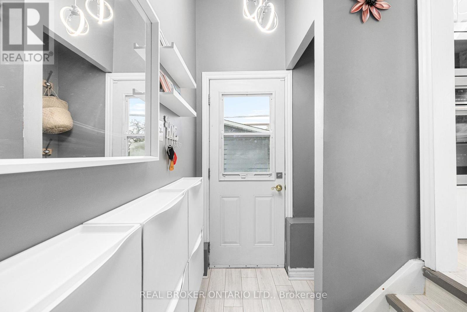 179 WELLINGTON STREET - 20