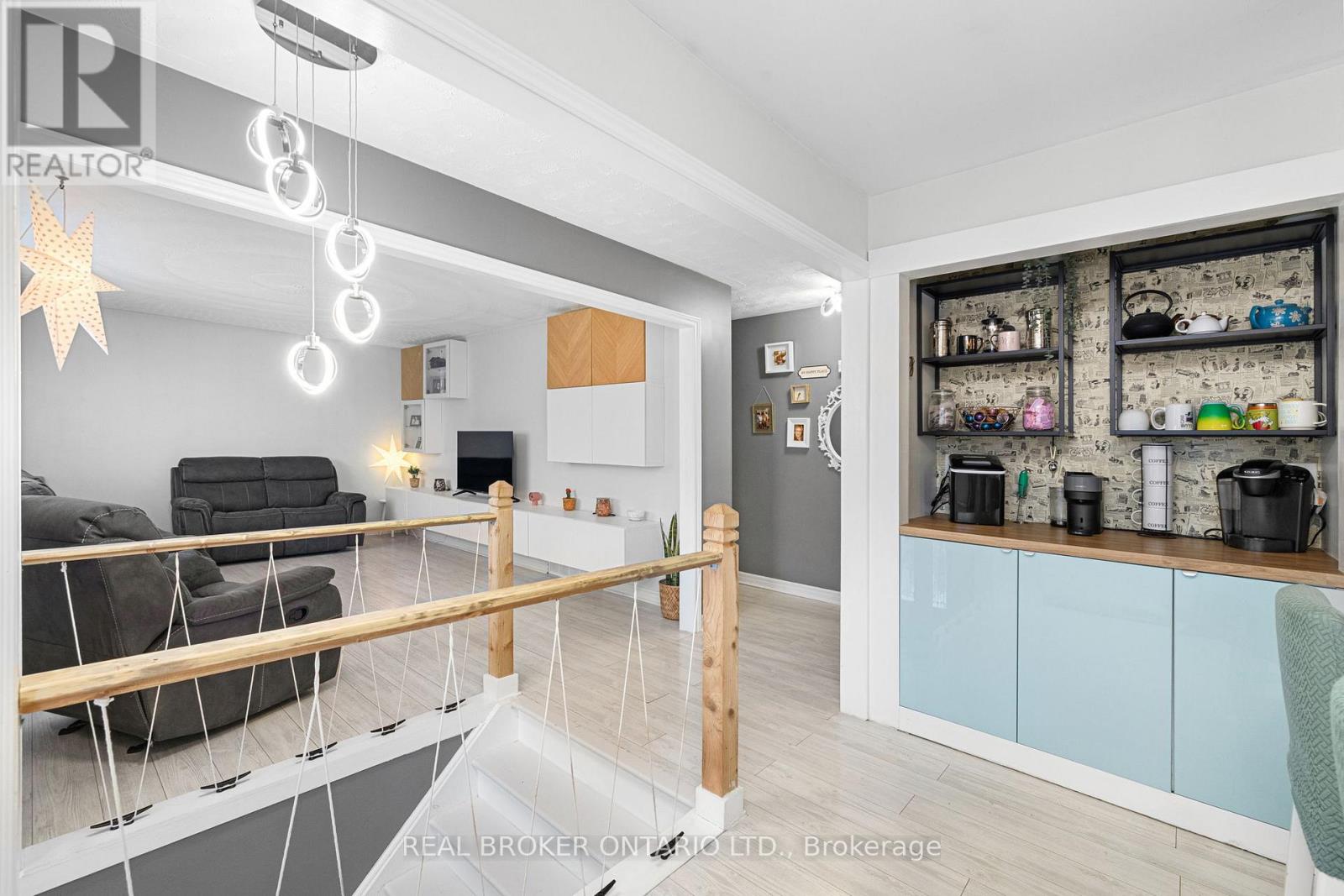 179 WELLINGTON STREET - 9