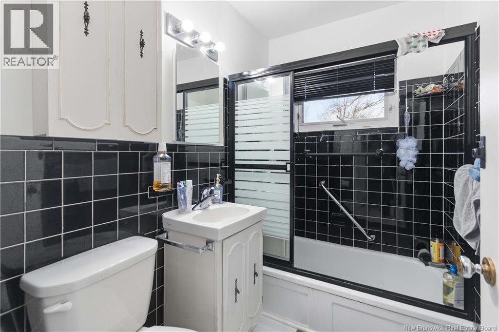 17 Bissett Avenue - 14