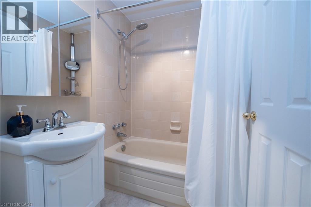 LOWER-442 WOODS Lane, Cambridge, Ontario, N3H5J4 — Photo 21