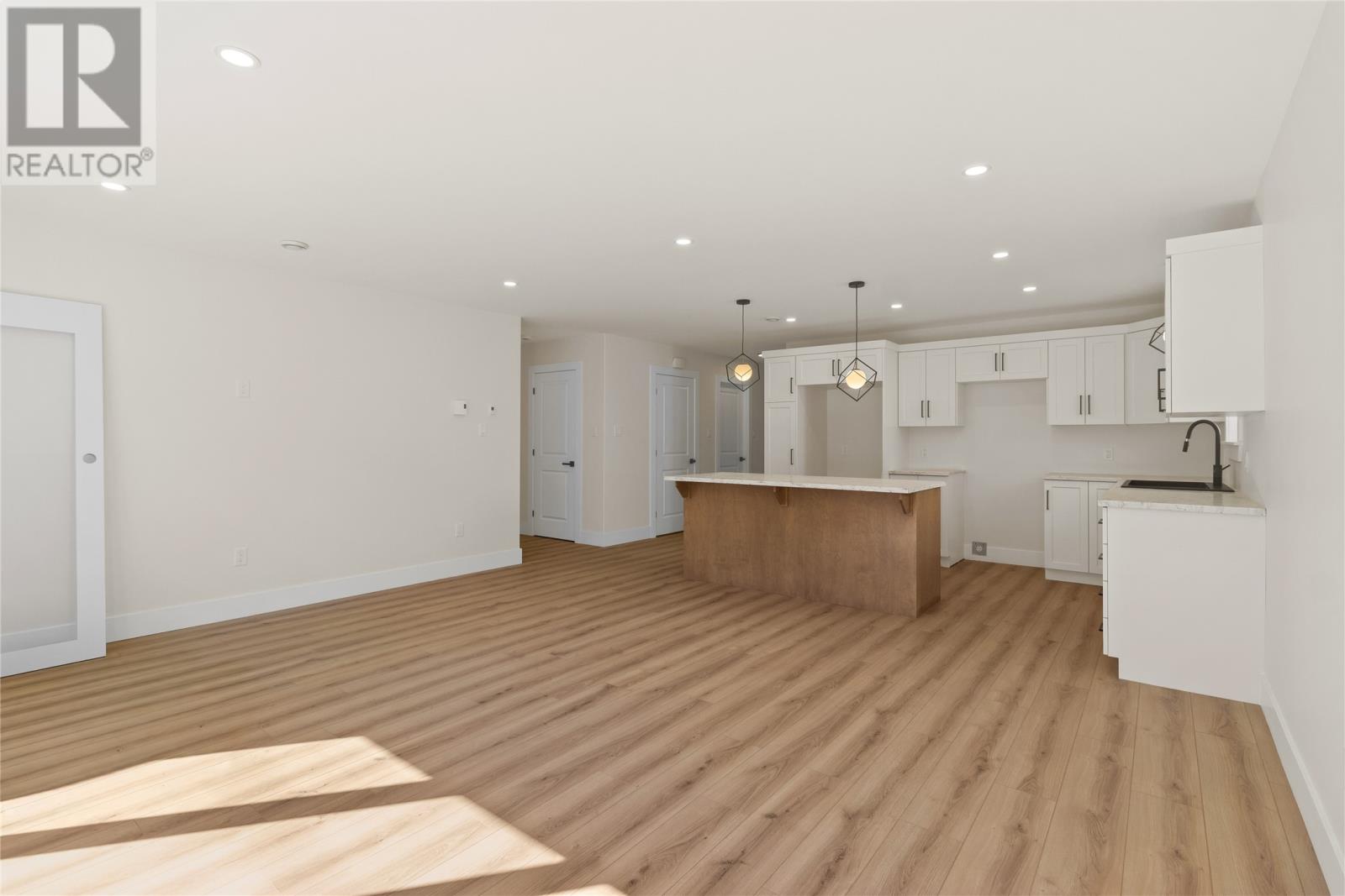 5 St. Lawrence Place — photo 7