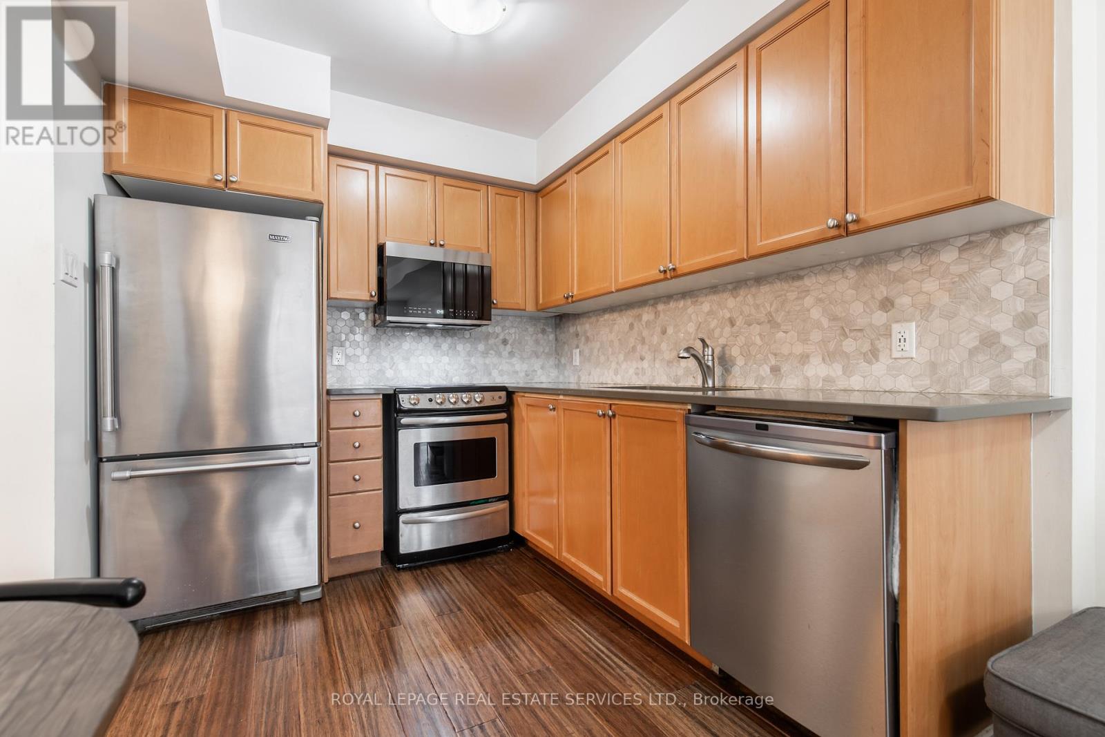 #272 4975 SOUTHAMPTON DRIVE - 15