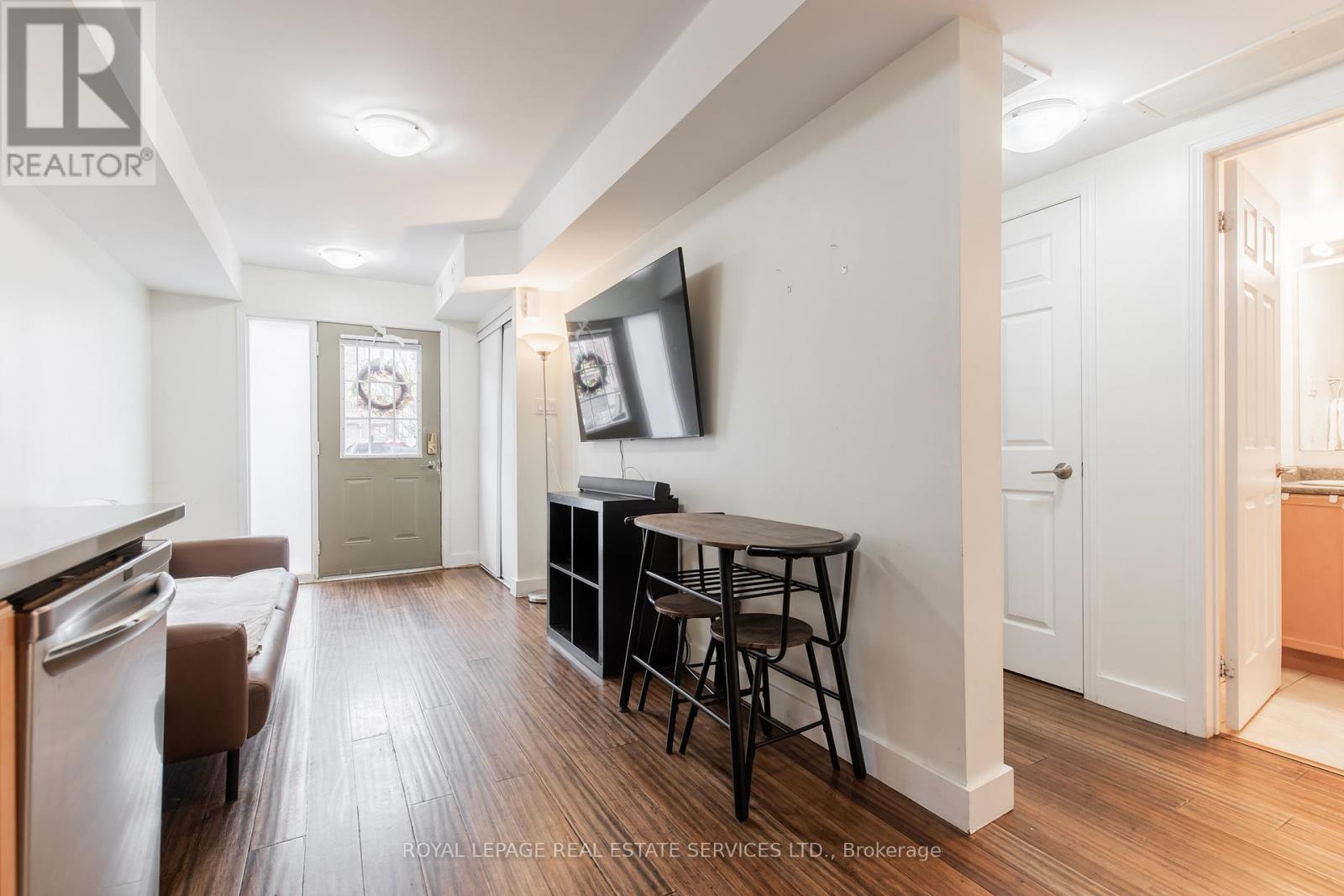 #272 4975 SOUTHAMPTON DRIVE - 18