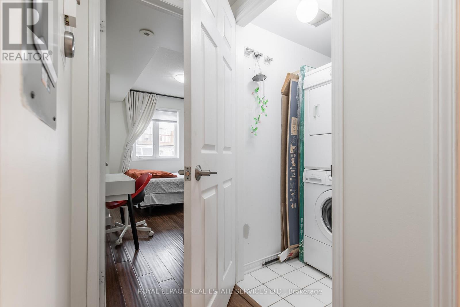 #272 4975 SOUTHAMPTON DRIVE - 20
