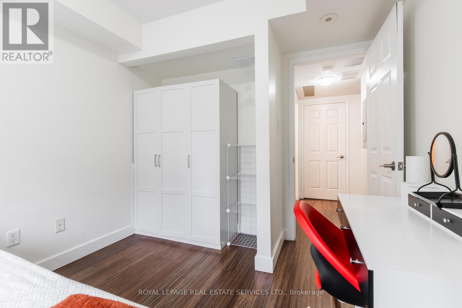 #272 4975 SOUTHAMPTON DRIVE - 24