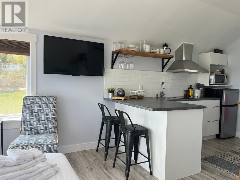 46 ANNE COURT - 10
