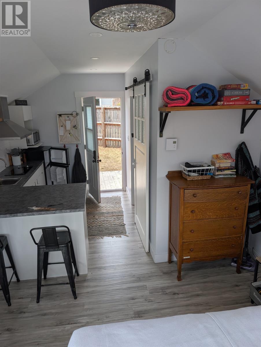 46 ANNE COURT - 11
