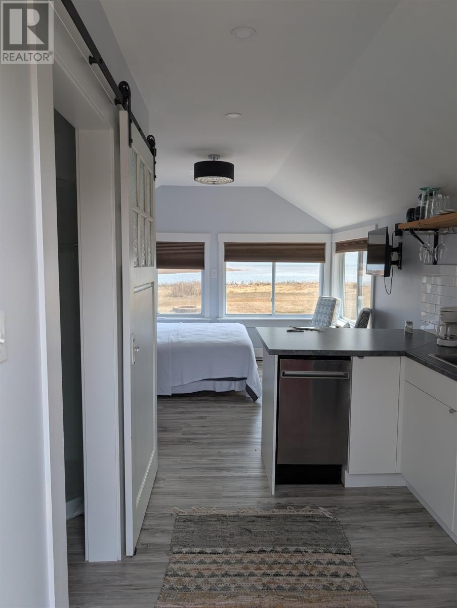 46 ANNE COURT - 4