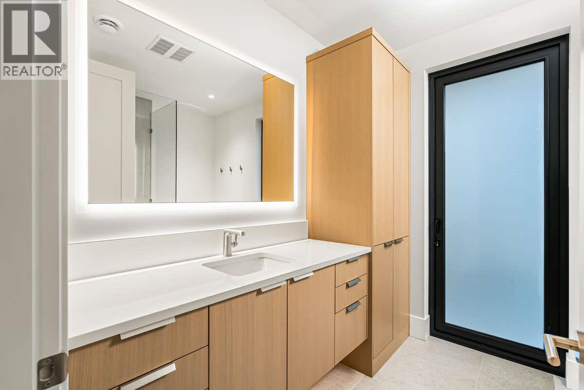  862 Predator Ridge Drive, Vernon