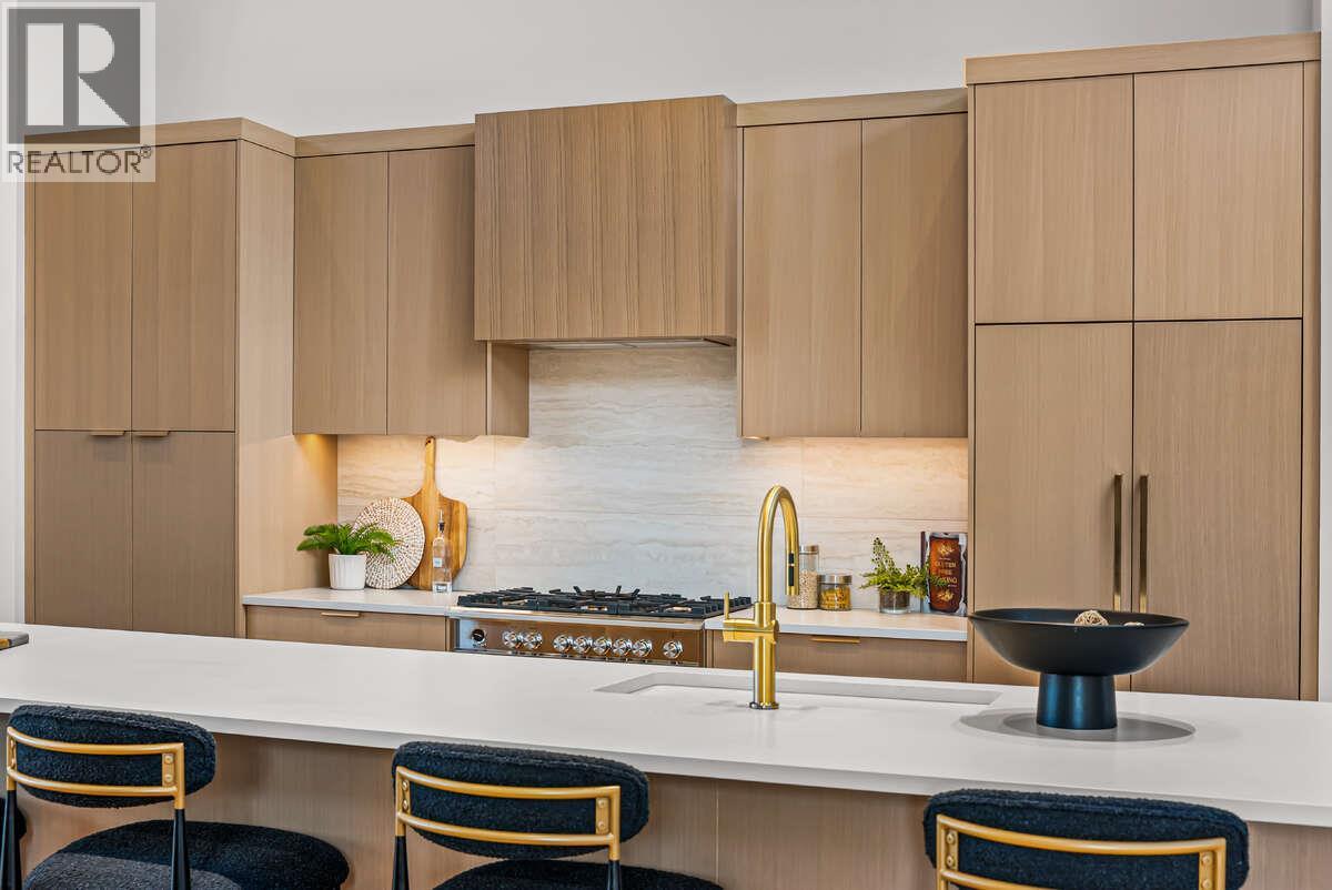  862 Predator Ridge Drive, Vernon