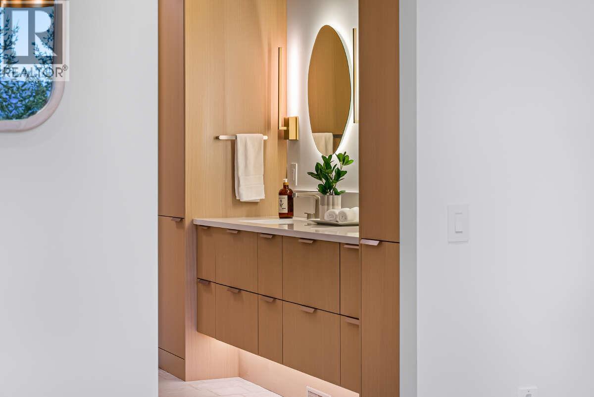  862 Predator Ridge Drive, Vernon