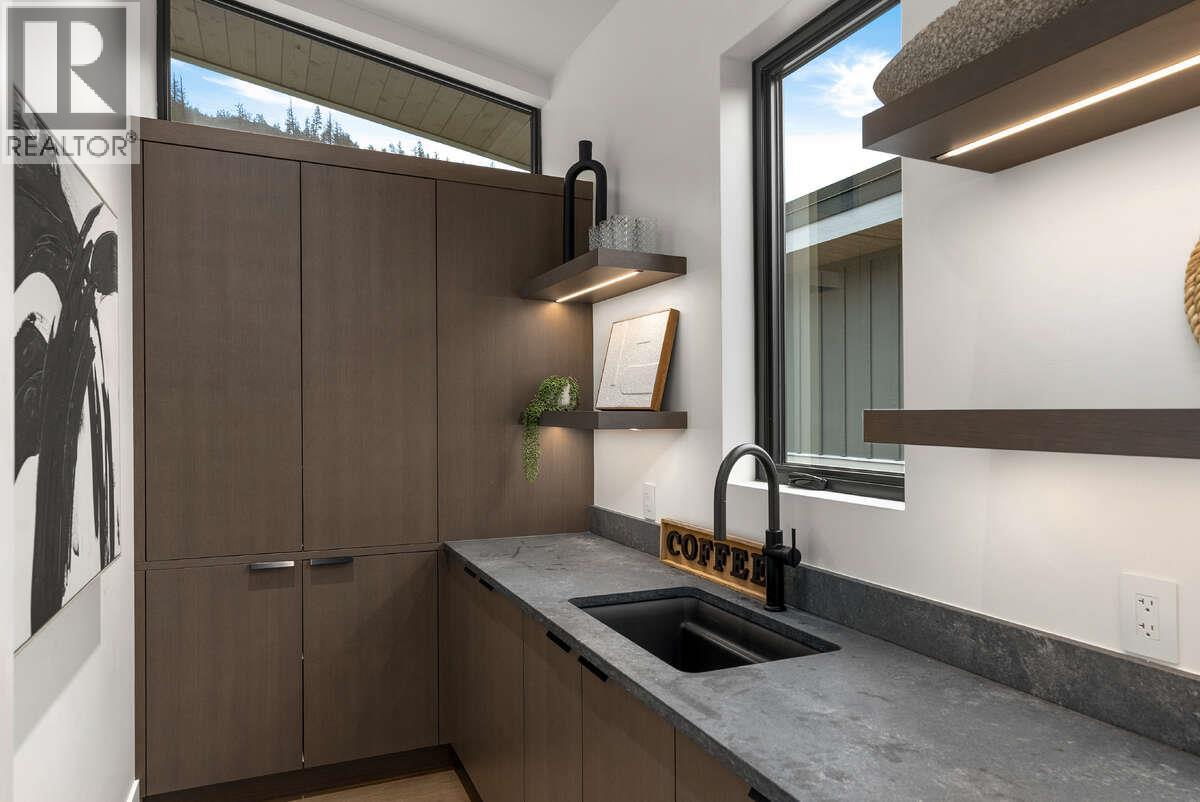  866 Predator Ridge Drive, Vernon