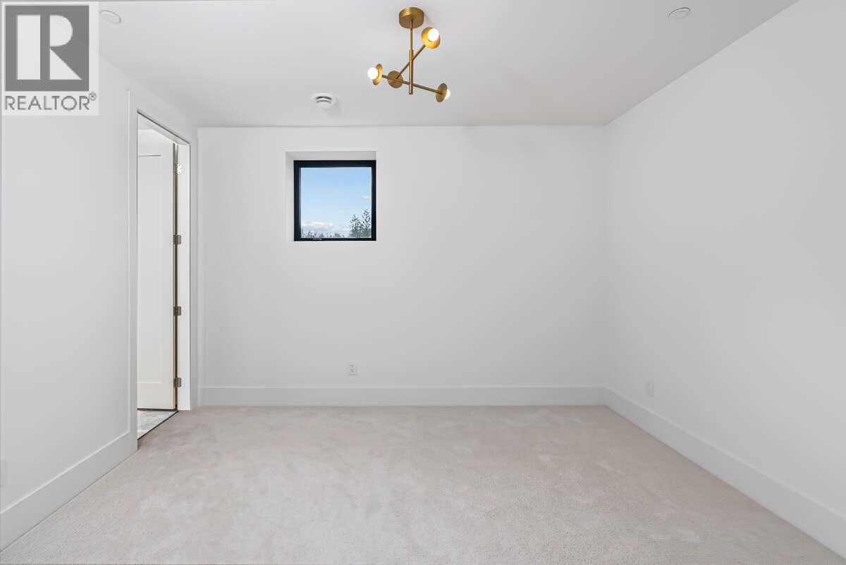  862 Predator Ridge Drive, Vernon