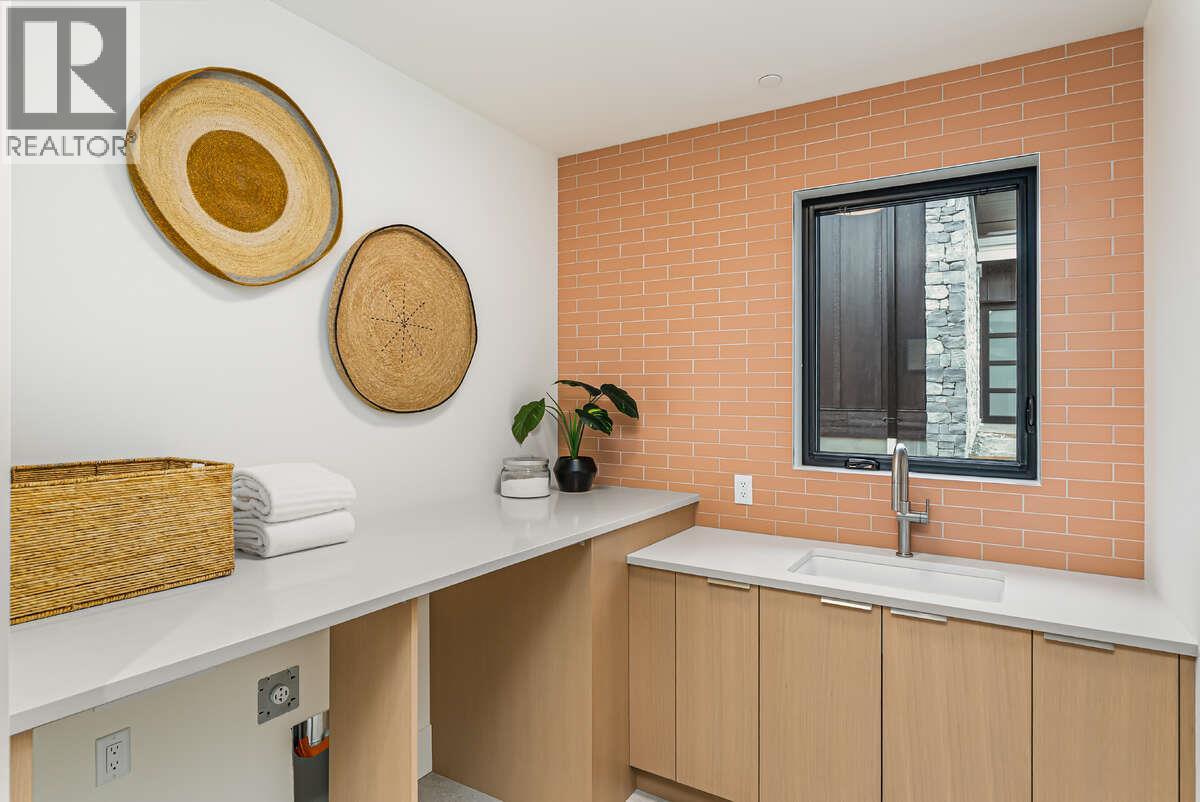  862 Predator Ridge Drive, Vernon