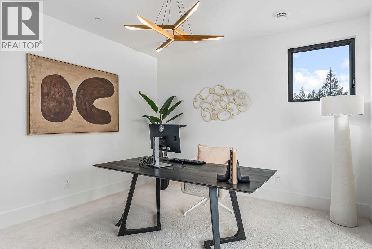  862 Predator Ridge Drive, Vernon