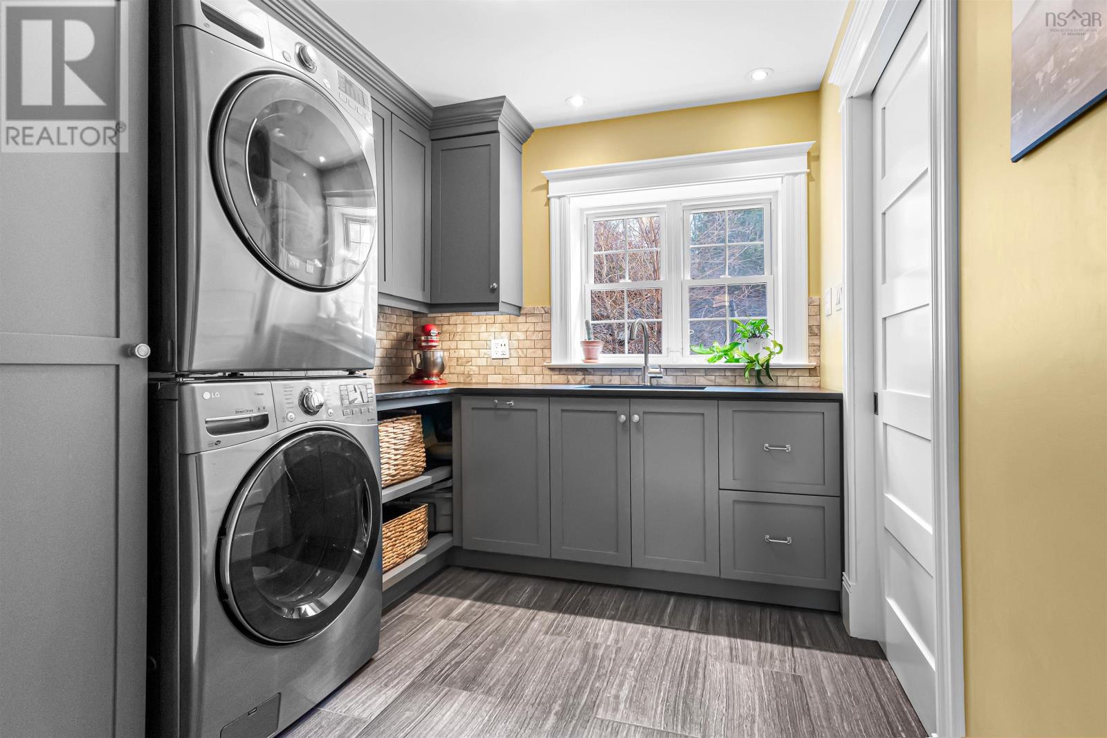 Property 30 of 49 of 102 Ingram Drive