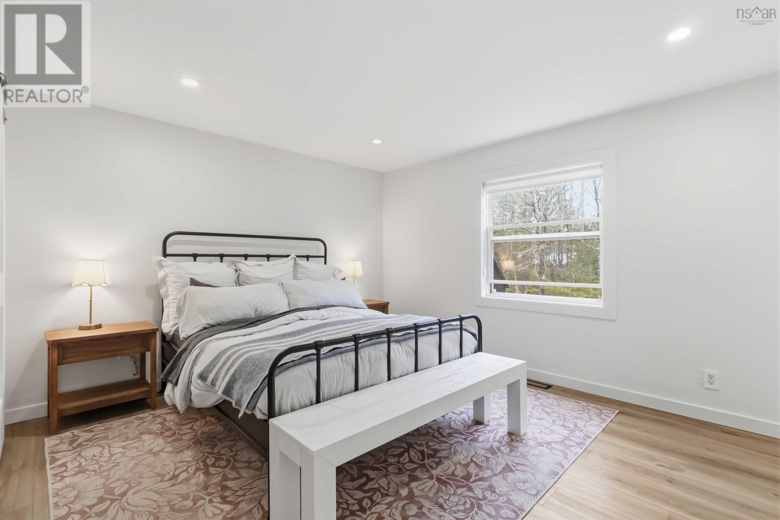 Property 33 of 52 of 87 Mount Pleasant Road