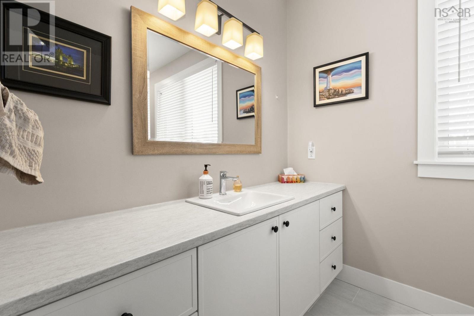 Property 35 of 50 of 456 Magenta Drive