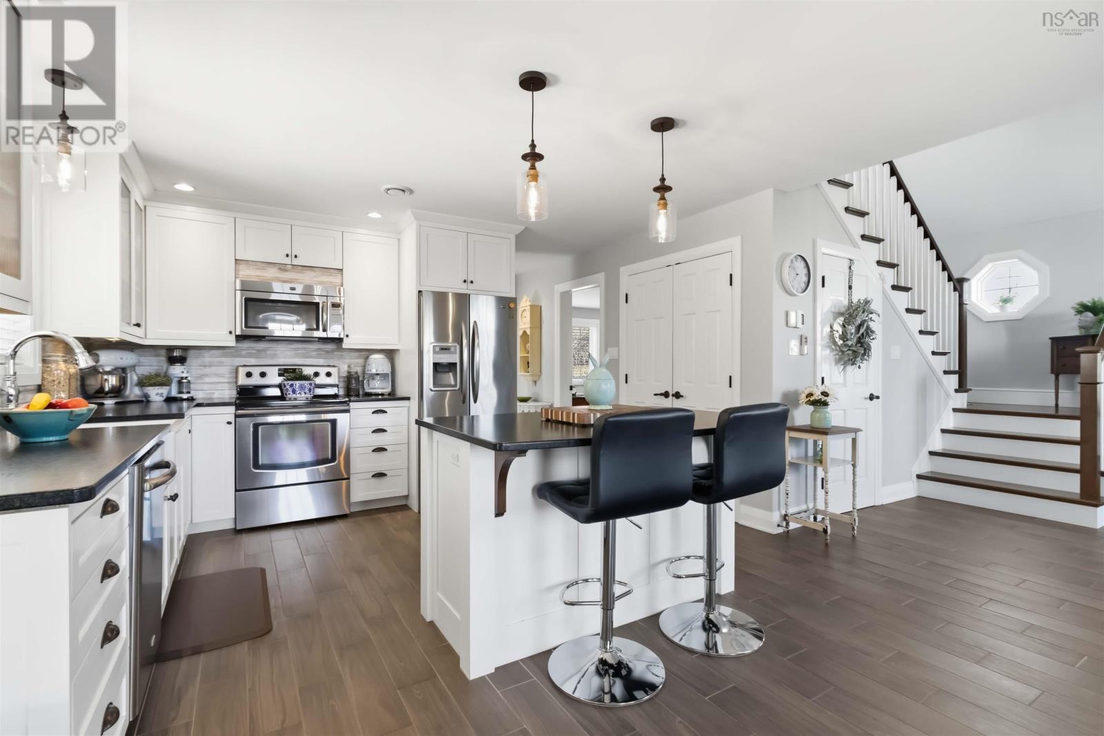 Property 25 of 48 of 9 Crescent Point Lane