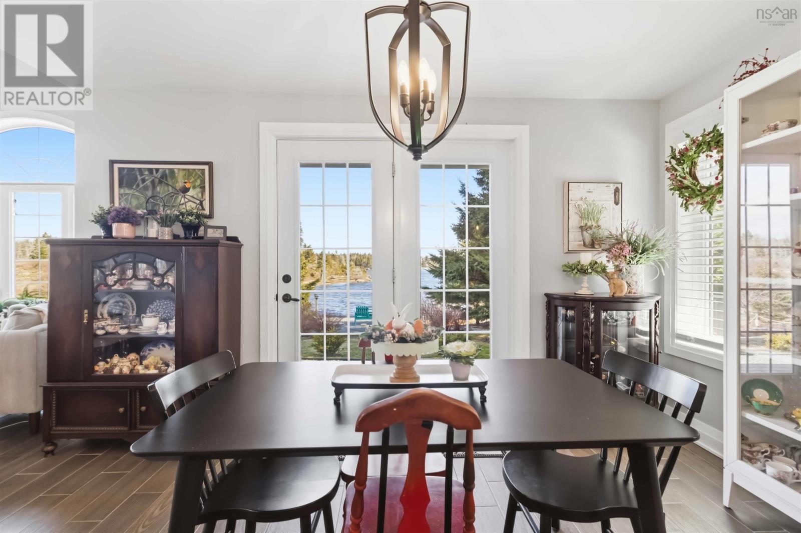 Property 30 of 48 of 9 Crescent Point Lane