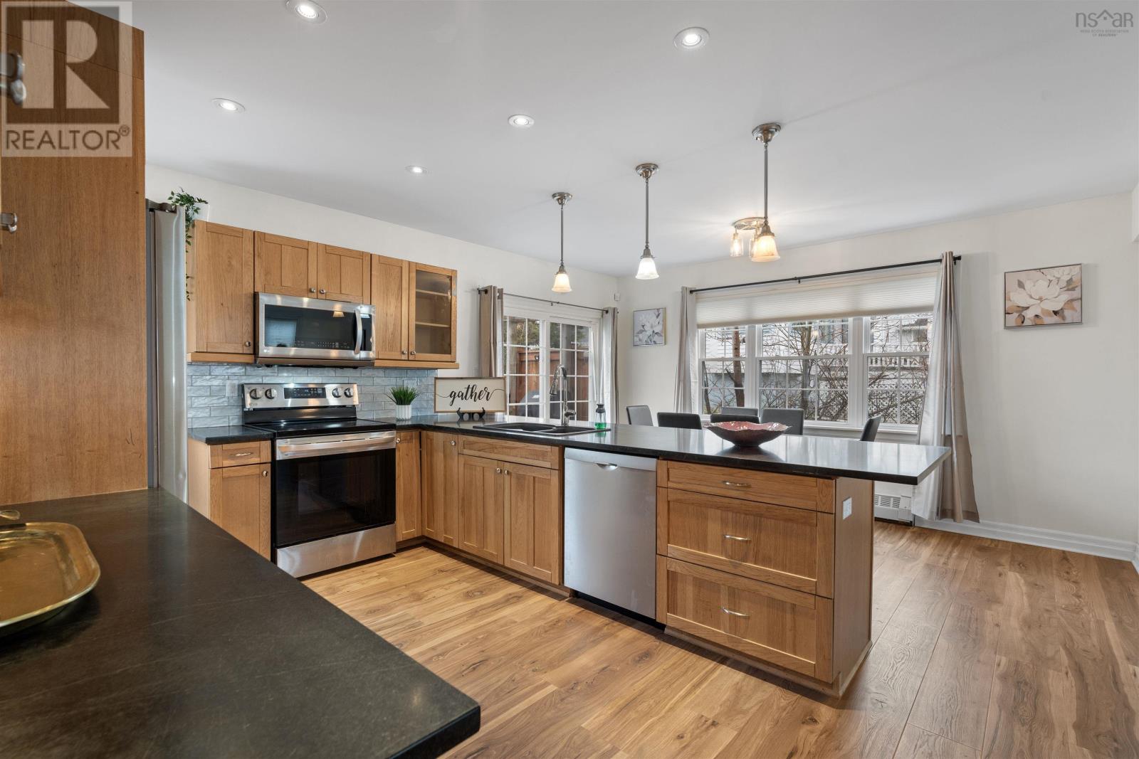 Property 22 of 50 of 6705 Quinpool Road