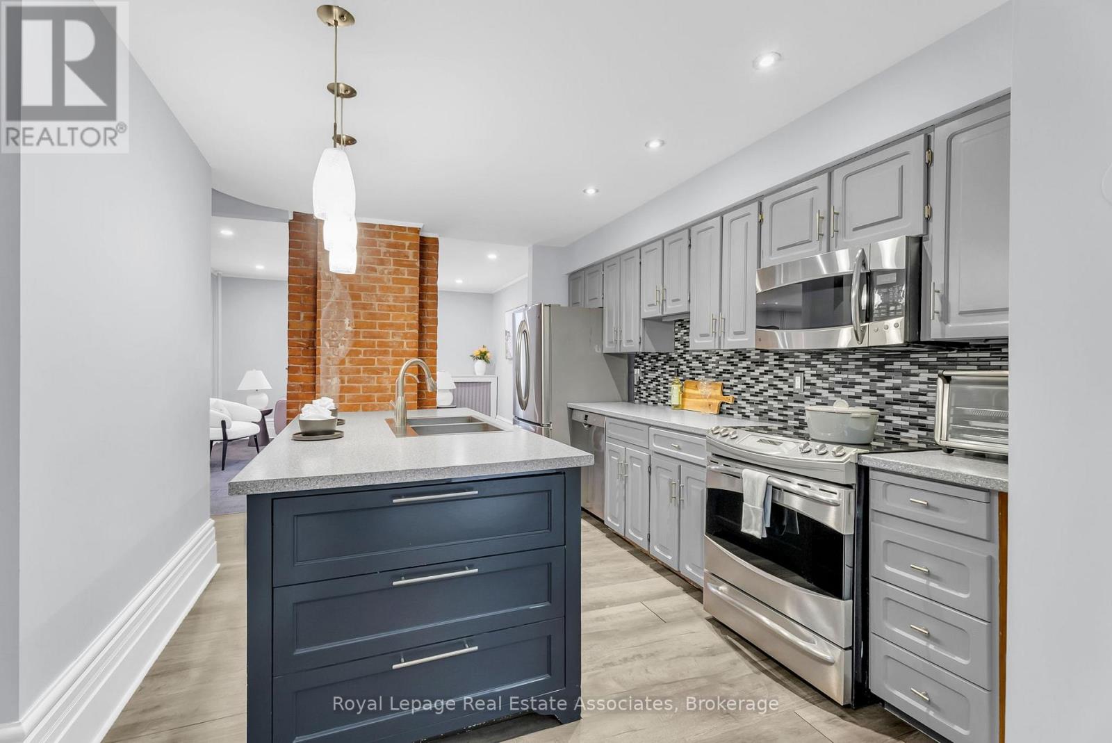 1 THIRD AVENUE - 15