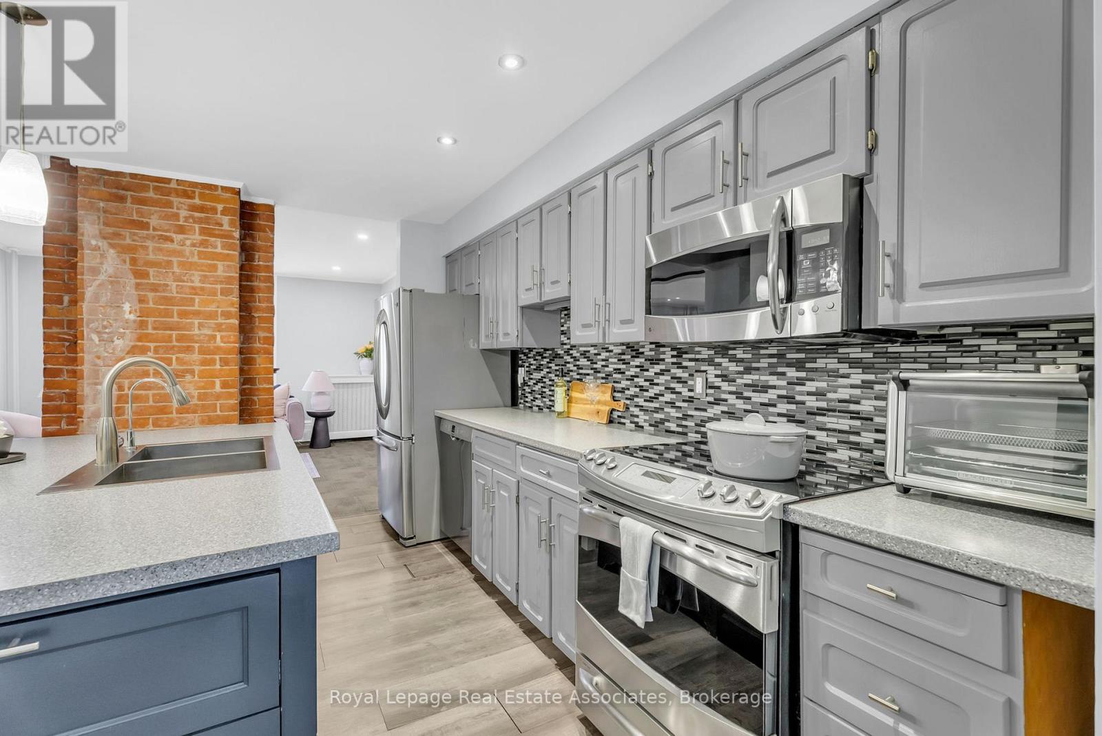 1 THIRD AVENUE - 17
