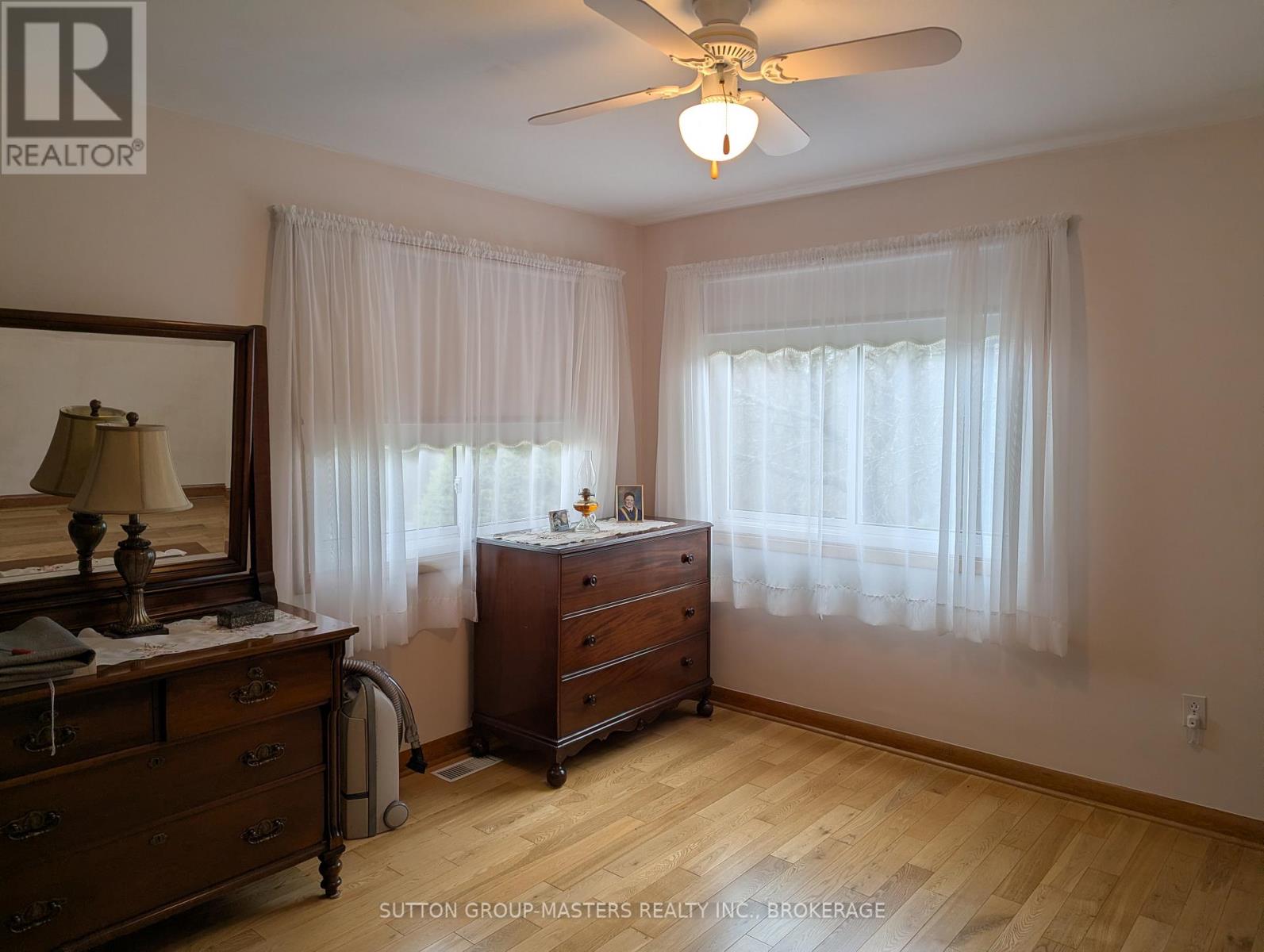 4267 EASY STREET - 10