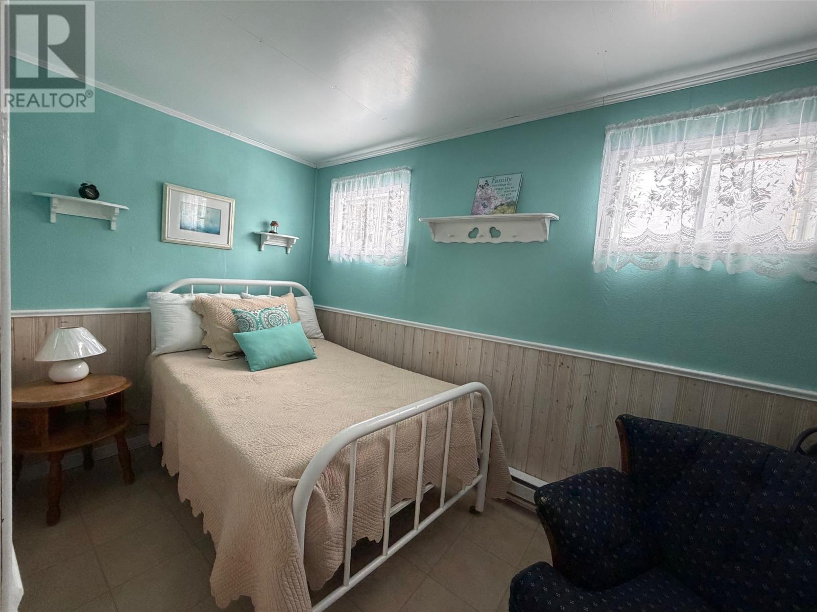 47 HILLVIEW DRIVE - 7