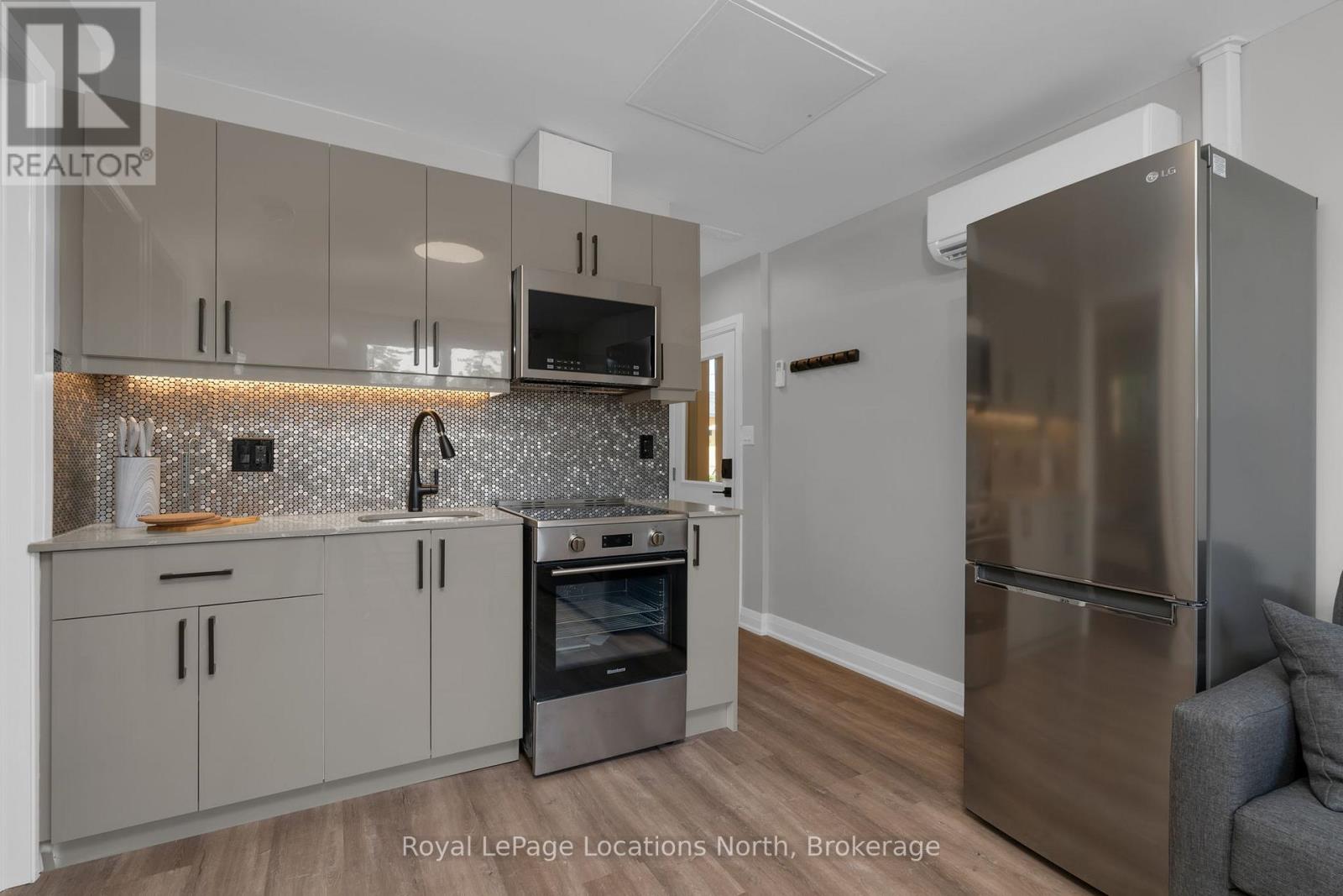 148 MOSLEY STREET — photo 12