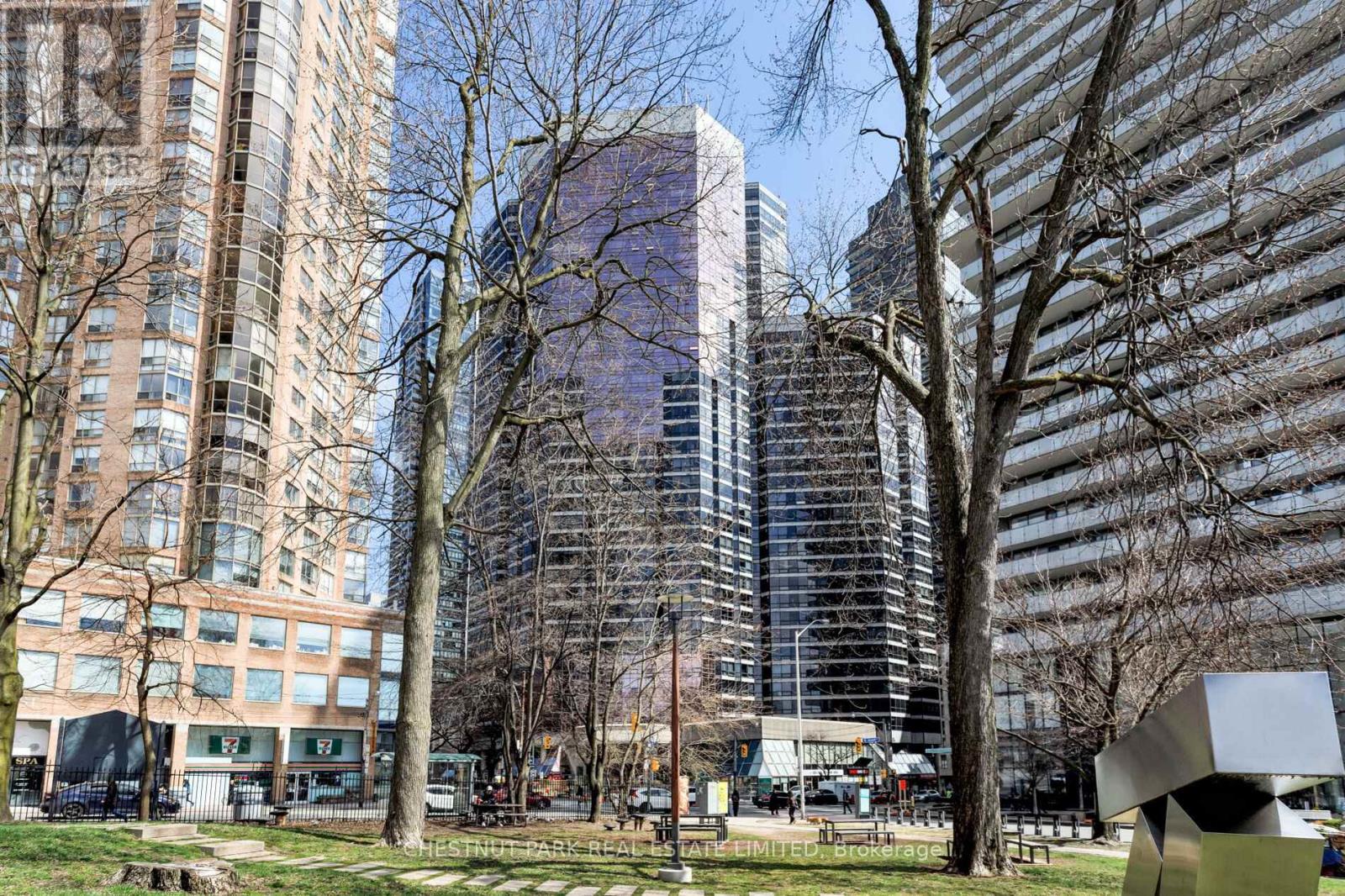 1408 - 1001 BAY STREET