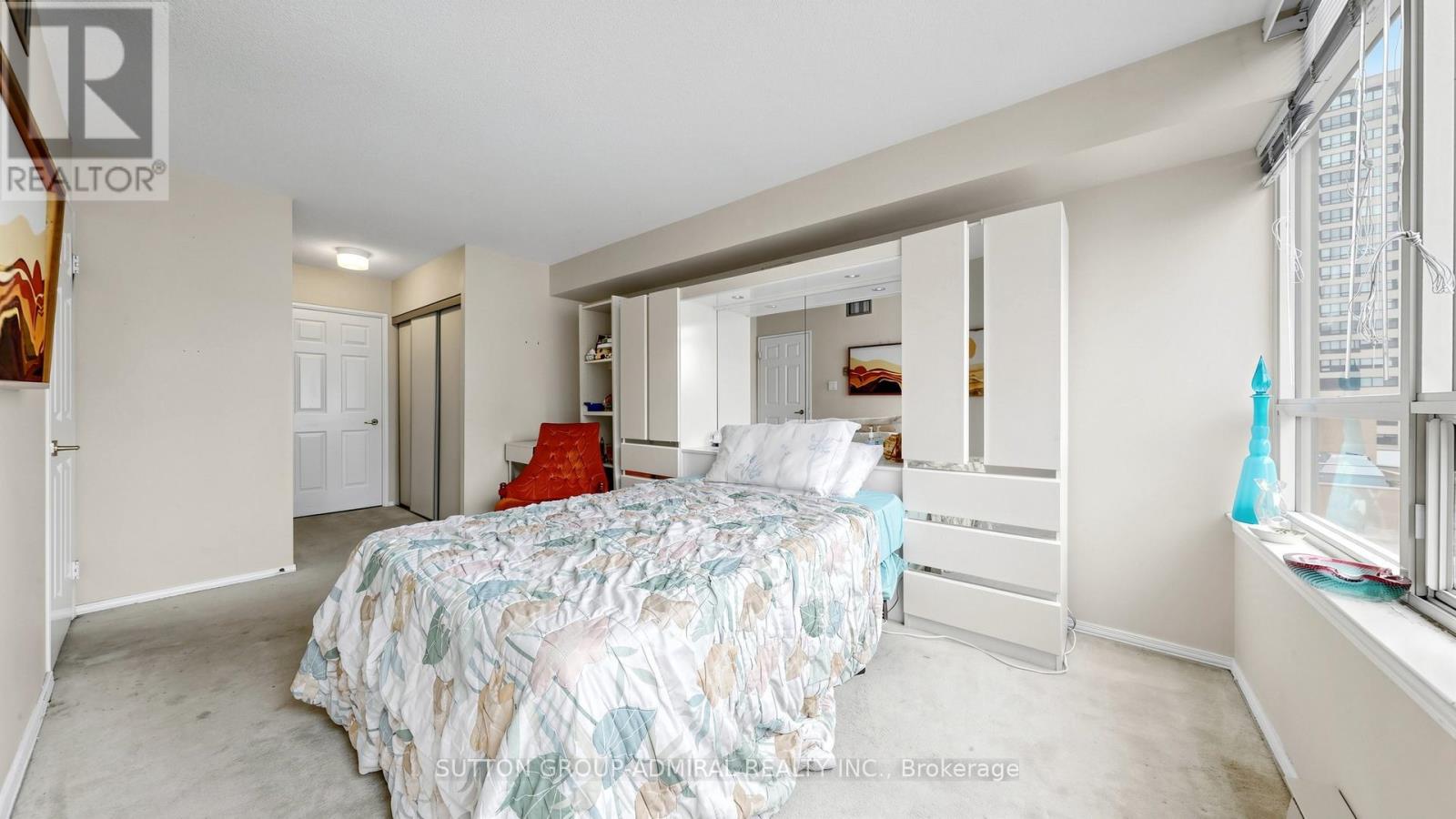 #610 30 GREENFIELD AVENUE - 20