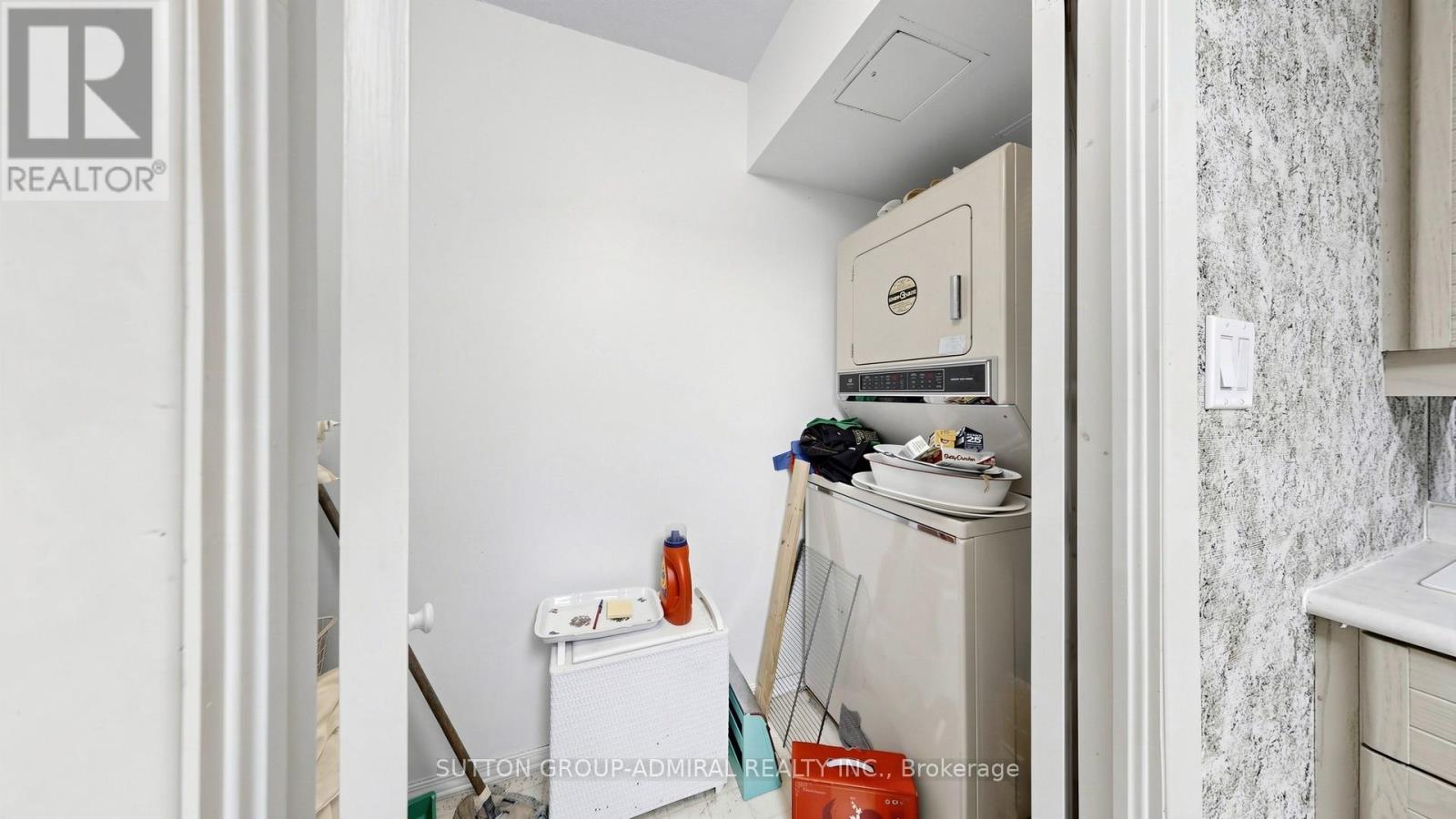 #610 30 GREENFIELD AVENUE - 27
