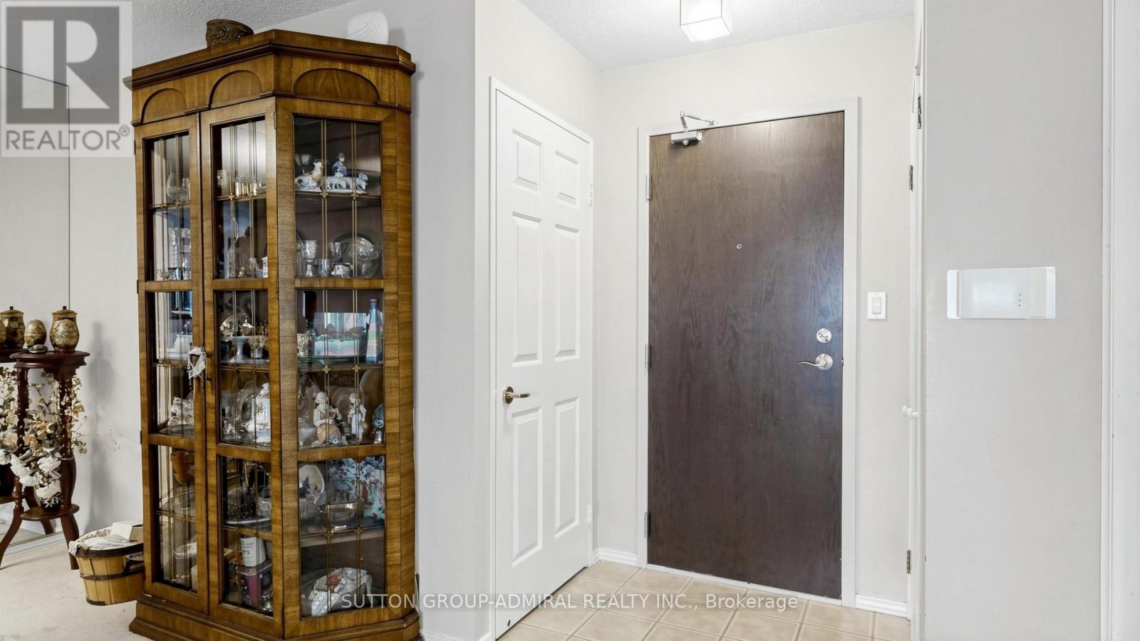 #610 30 GREENFIELD AVENUE - 28