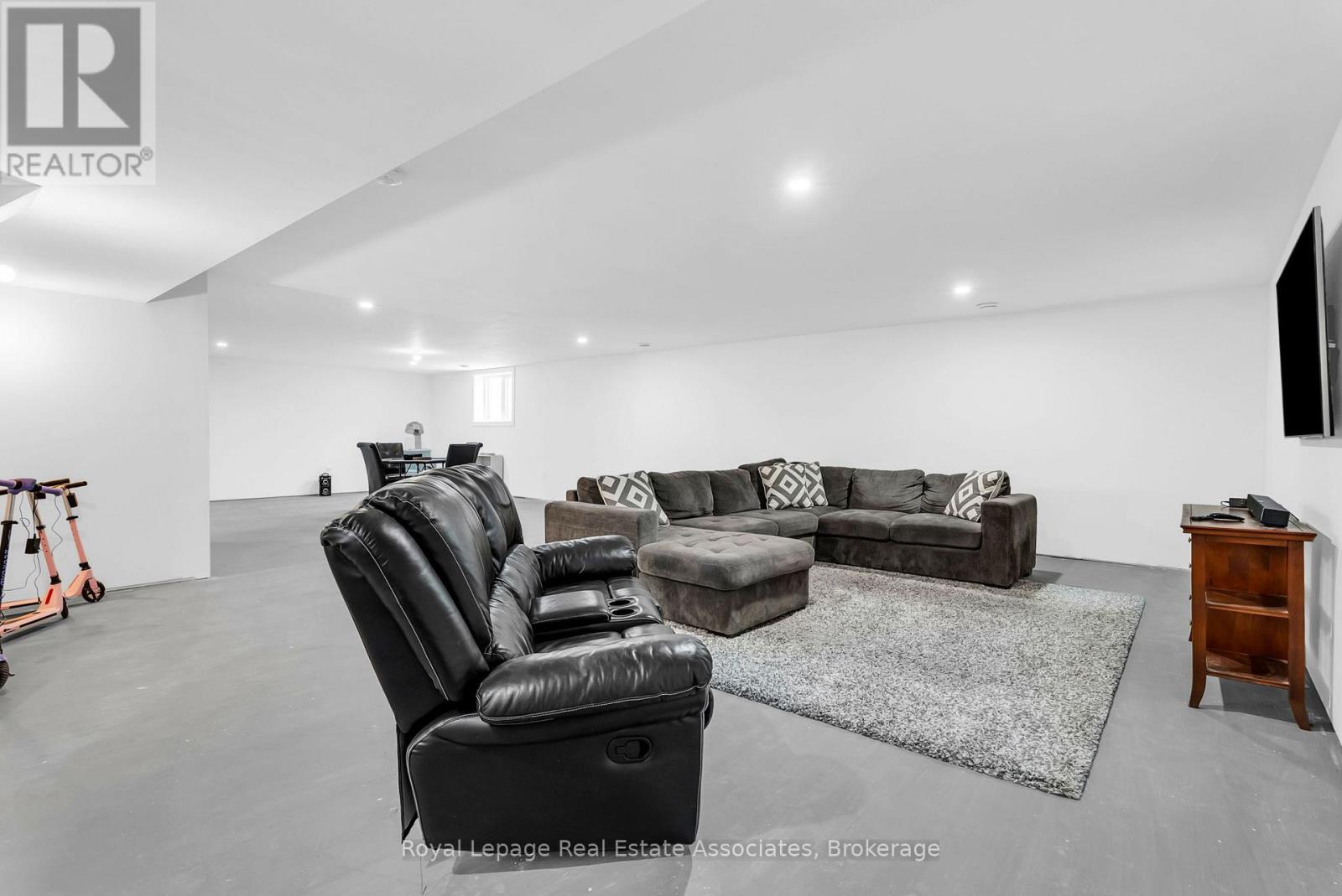 706183 COUNTY RD 21 - 35