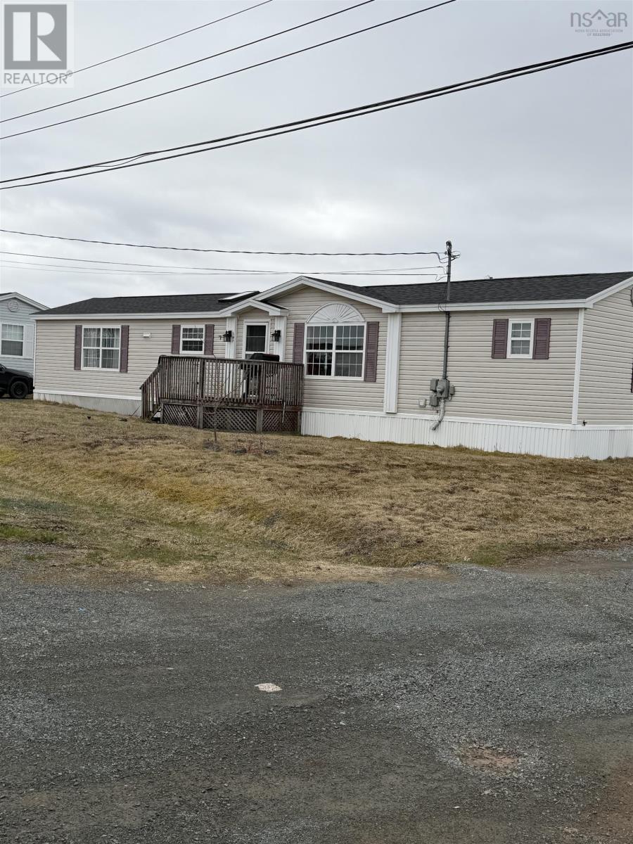 Property 26 of 28 of 7 Cedarwood Ave, Glen Aire Estates