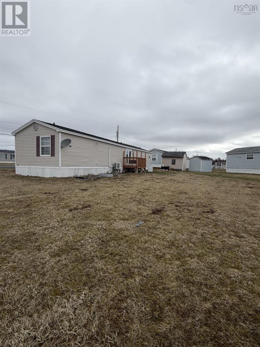 Property 28 of 28 of 7 Cedarwood Ave, Glen Aire Estates