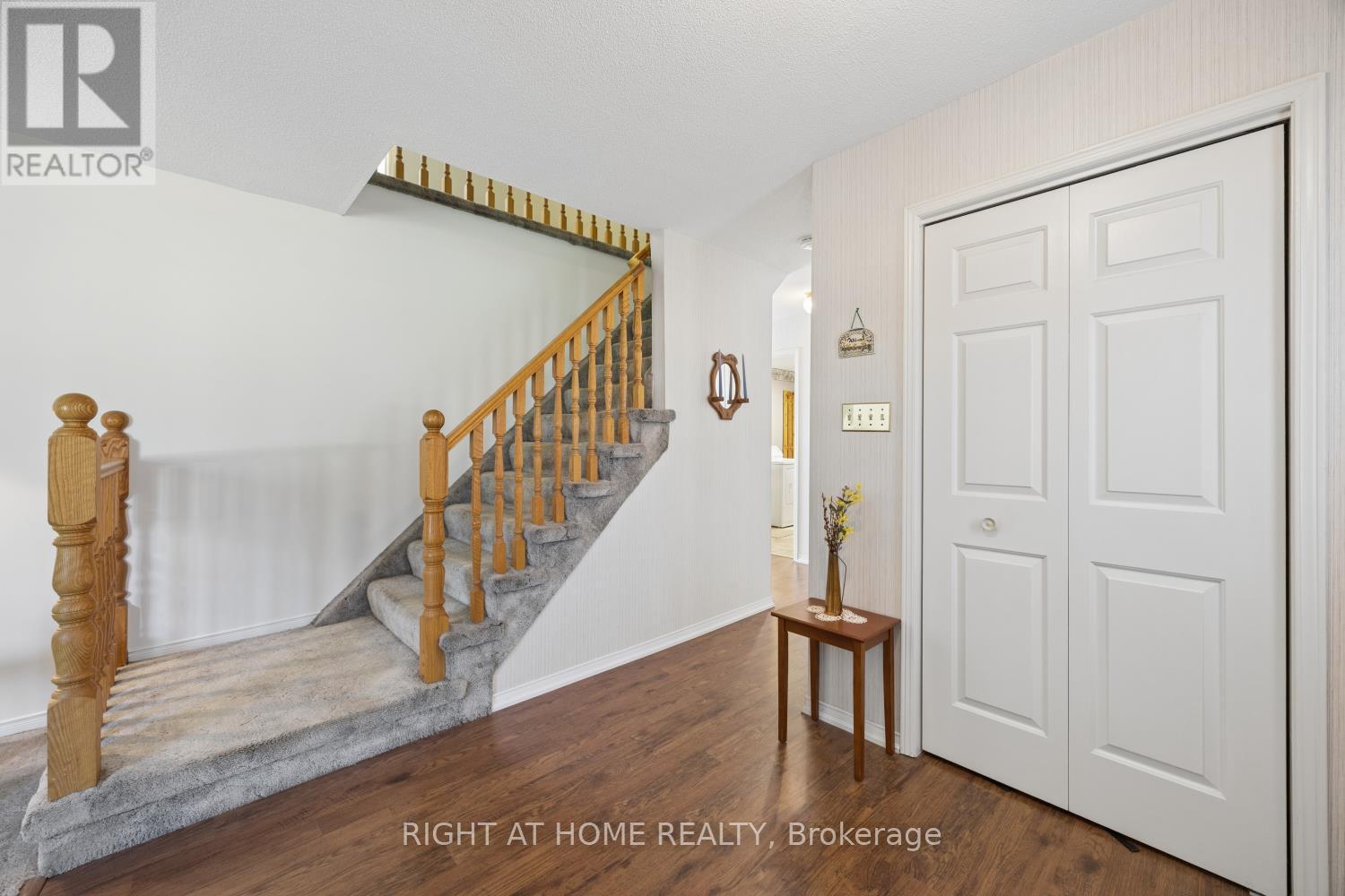 121 ROBMAR CRESCENT - 29