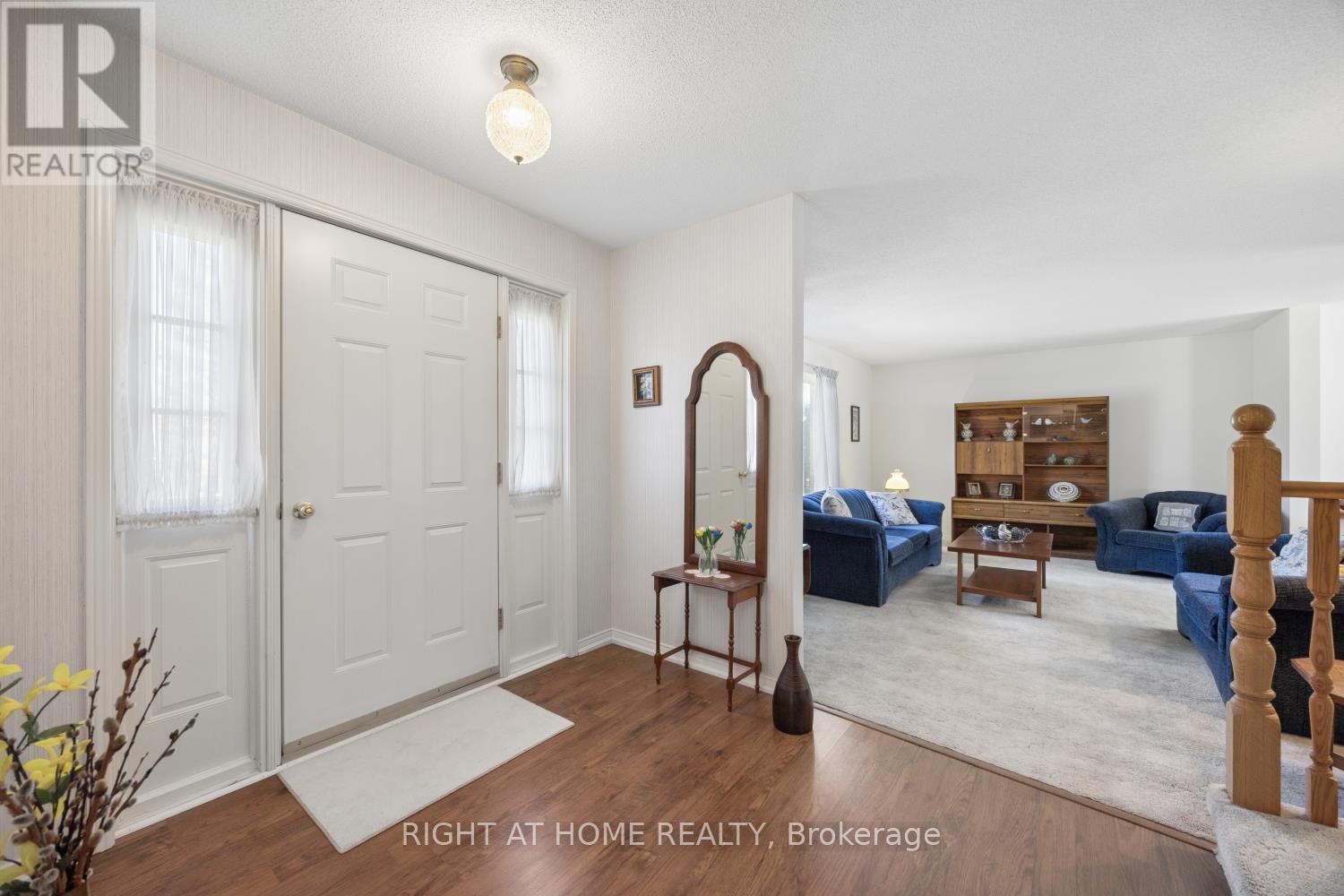 121 ROBMAR CRESCENT - 6
