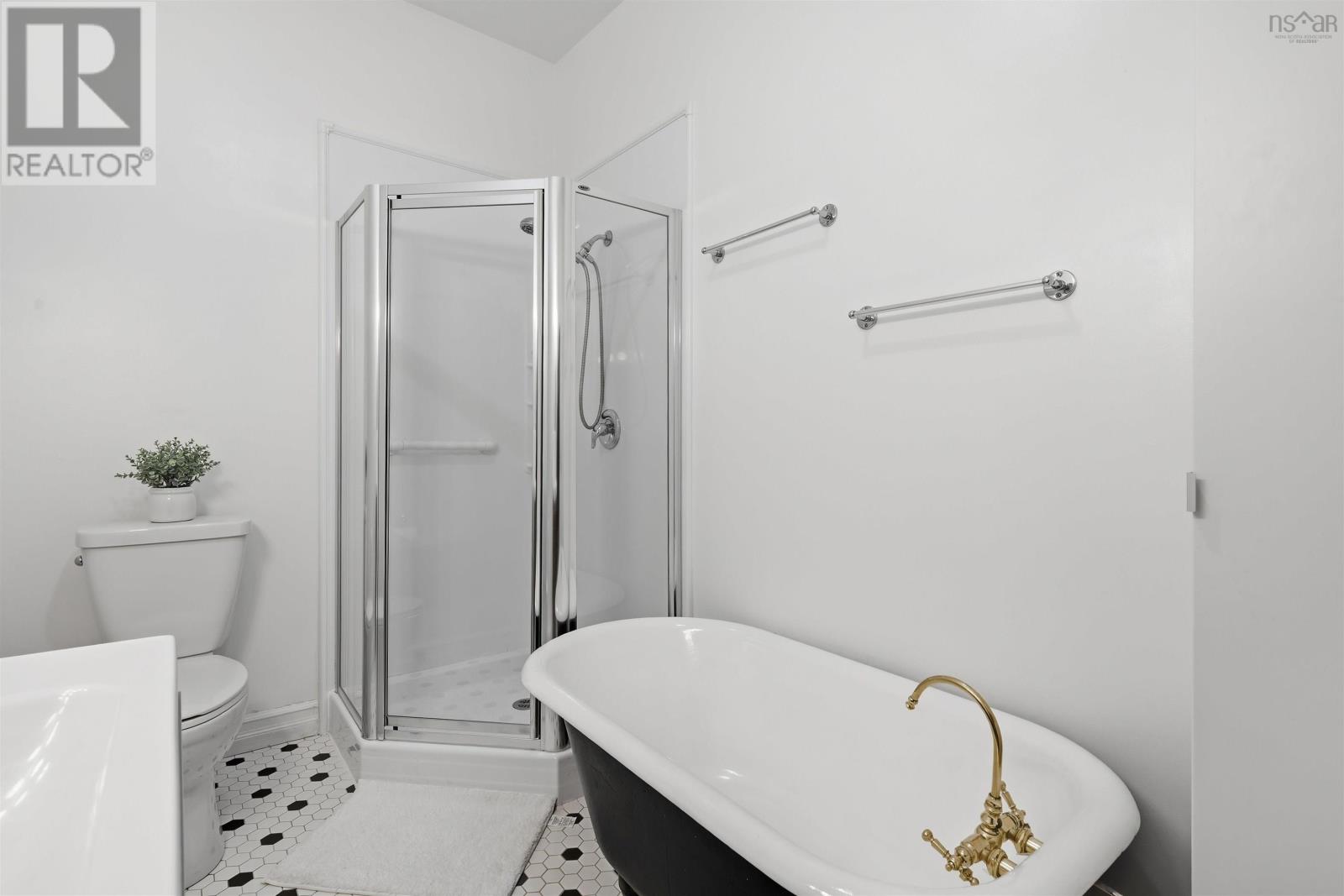 Property 24 of 37 of 6141/6143 Duncan Street Street