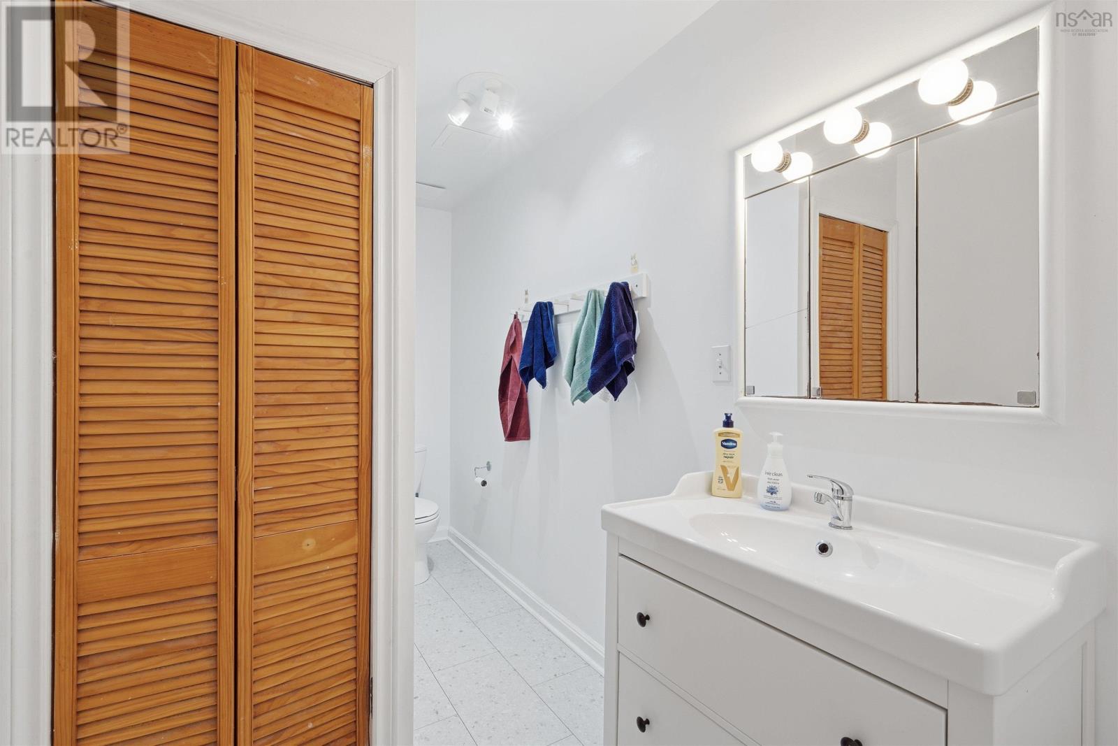 Property 20 of 37 of 6141/6143 Duncan Street Street