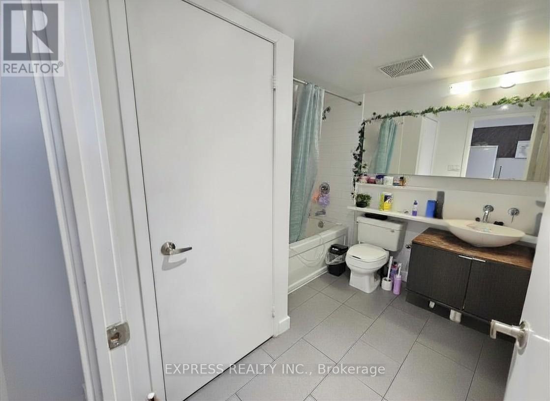 #705 15 FORT YORK BOULEVARD - 16